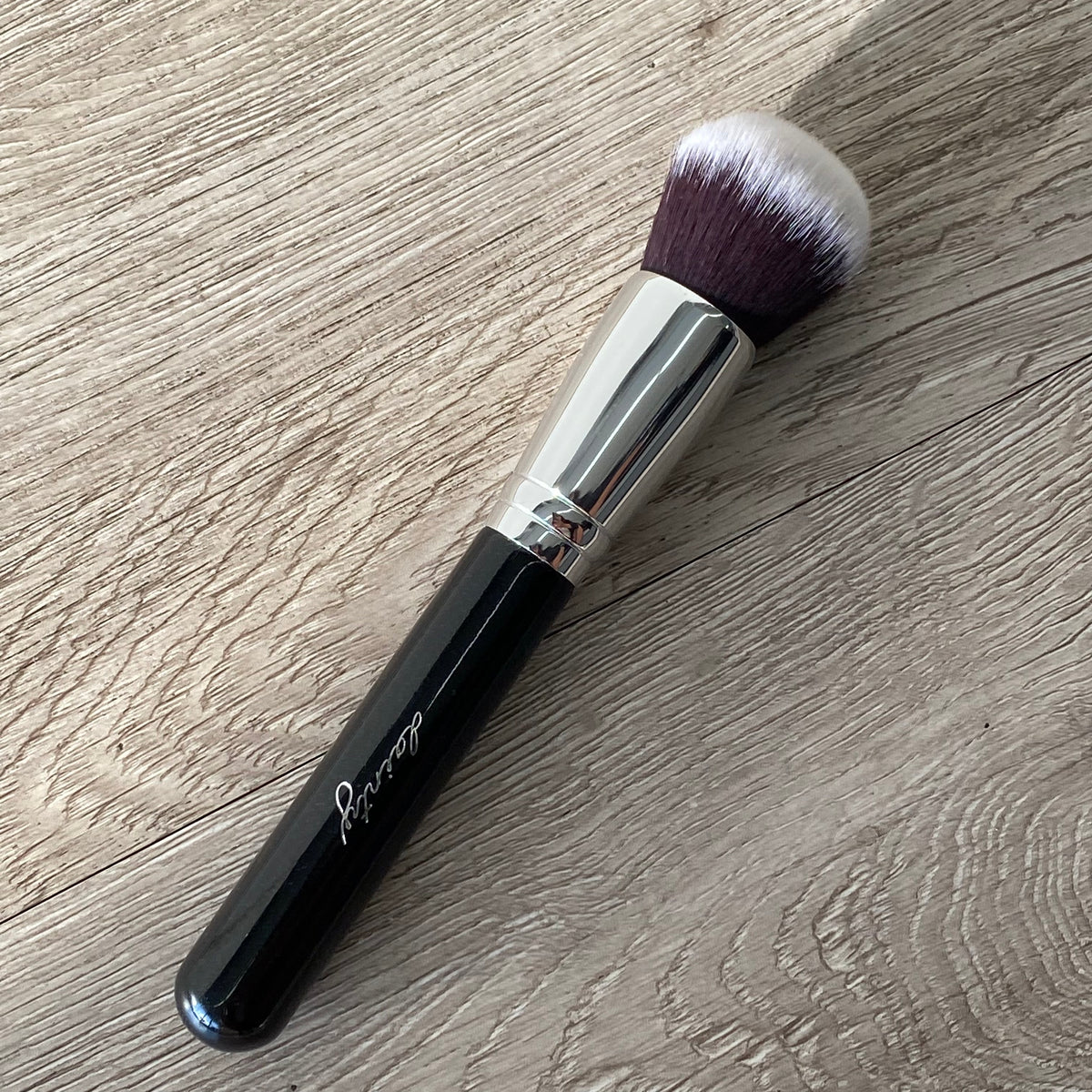 J6 - Crease Brush – Dainty Cosmetics